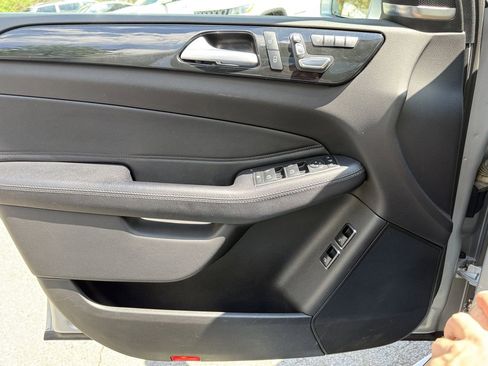Used 2018 Mercedes-Benz GLS 450 4MATIC image 25