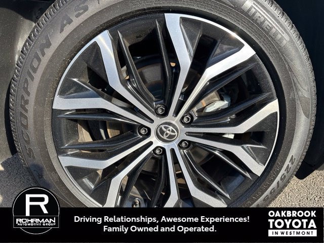 Certified 2023 Toyota Crown AWD/4WD image 6