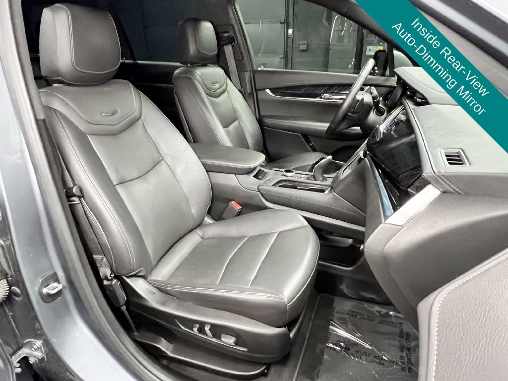 Used 2025 Cadillac XT6 Premium Luxury FWD image 8