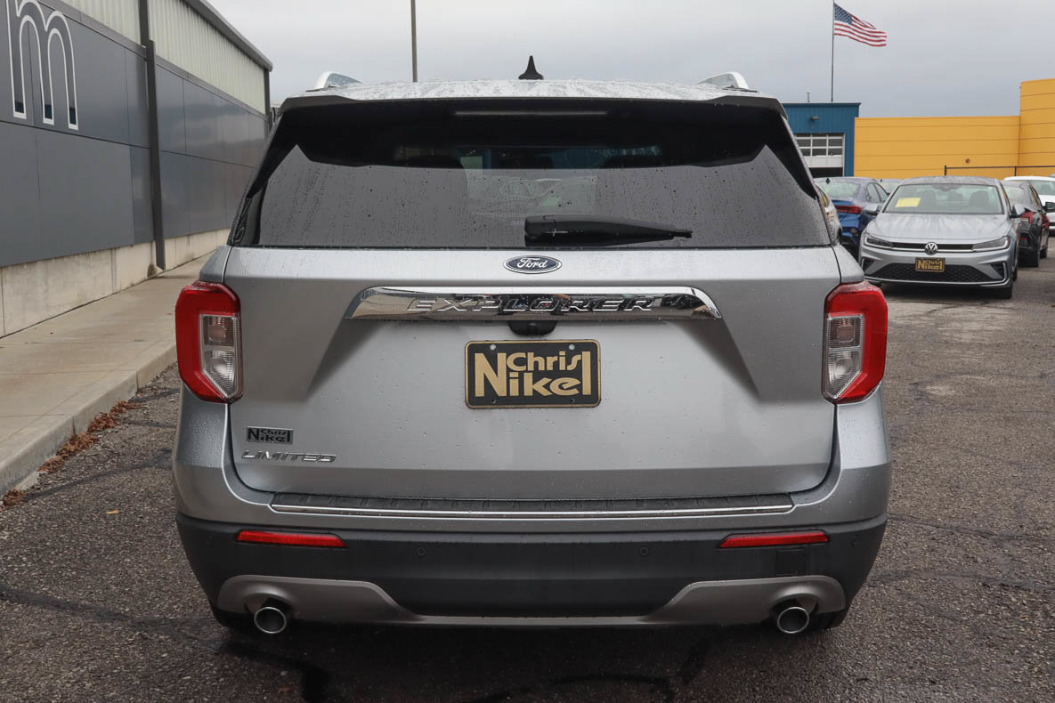 Used 2022 Ford Explorer Limited w/ Equipment Group 301A RWD image 5