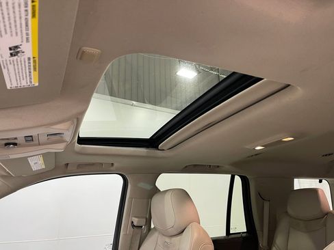 Used 2016 Cadillac Escalade Luxury image 12