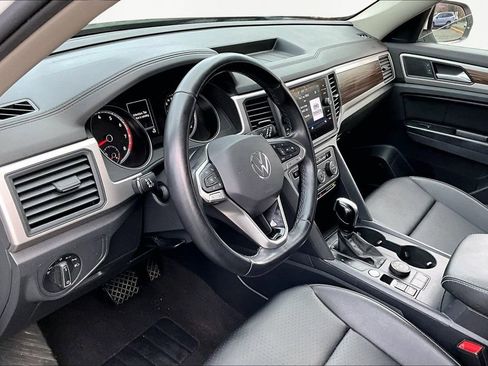 Used 2021 Volkswagen Atlas SE image 12