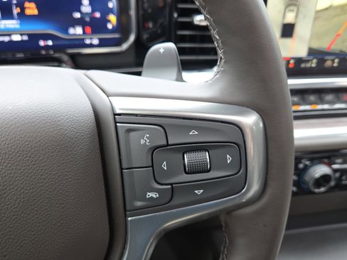 Used 2025 Chevrolet Silverado 1500 LTZ w/ Technology Package image 25