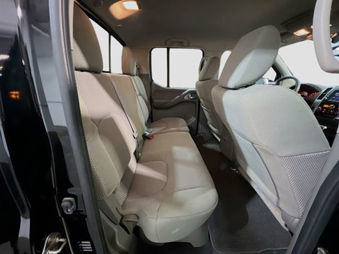 Used 2019 Nissan Frontier SV w/ Value Truck Package AWD/4WD image 17