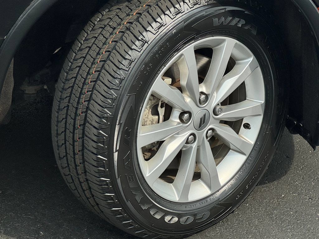 Used 2022 Dodge Durango SXT AWD/4WD image 9