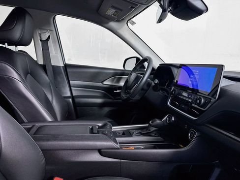 Used 2024 Toyota Grand Highlander FWD image 37