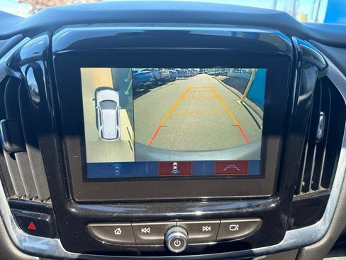 Used 2018 Chevrolet Traverse LT AWD/4WD image 27