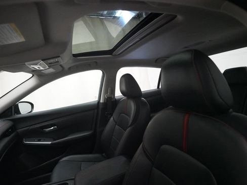 Used 2024 Nissan Sentra SR w/ SR Premium Package FWD image 31