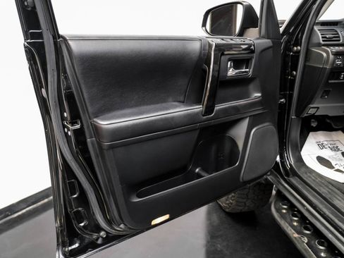 Used 2022 Toyota 4Runner TRD Off-Road Premium w/ Moonroof Package AWD/4WD image 44