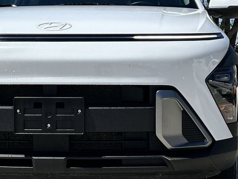 Used 2025 Hyundai Kona SEL FWD image 9