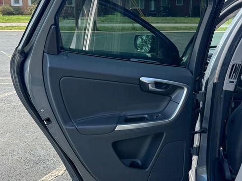 Used 2016 Volvo XC60 T5 Premier FWD image 11
