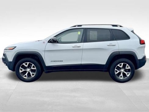 Used 2017 Jeep Cherokee Trailhawk w/ Cold Weather Group image 4