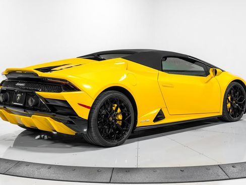 Used 2022 Lamborghini Huracan EVO RWD image 41