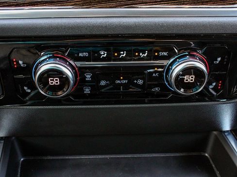 Used 2025 GMC Sierra 1500 Elevation w/ Preferred Package image 24