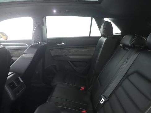 Used 2021 Volkswagen Atlas Cross Sport SEL image 28