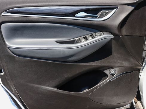 Used 2023 Buick Enclave Essence FWD image 27