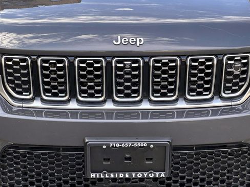 Used 2022 Jeep Grand Cherokee Summit w/ Adv Protech Group IV AWD/4WD image 7