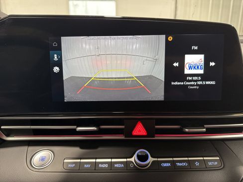 Used 2024 Hyundai Elantra SEL FWD image 23