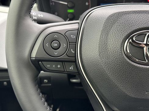 Used 2025 Toyota Corolla SE image 8