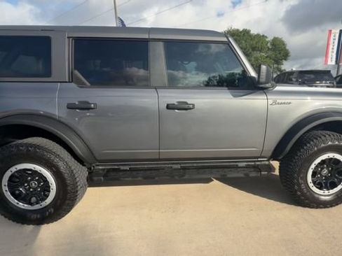 Used 2024 Ford Bronco Big Bend w/ Sasquatch Package AWD/4WD image 9