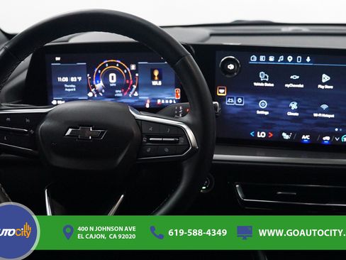 Used 2024 Chevrolet Traverse LT w/ Midnight/Sport Edition FWD image 5