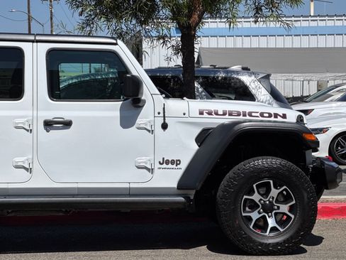 Used 2023 Jeep Wrangler Unlimited Rubicon AWD/4WD image 35