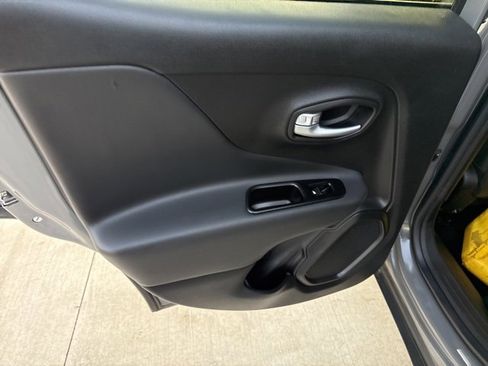 Used 2021 Jeep Renegade Limited w/ Luxury Group II image 27