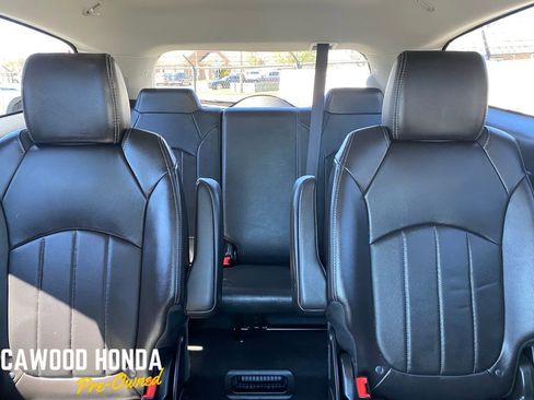 Used 2017 Buick Enclave Leather w/ Trailering Package AWD/4WD image 29
