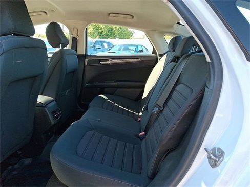 Used 2020 Ford Fusion SE image 10