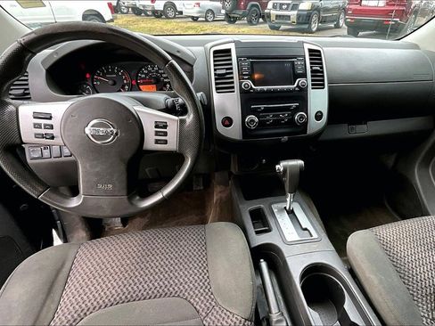 Used 2015 Nissan Frontier SV image 15