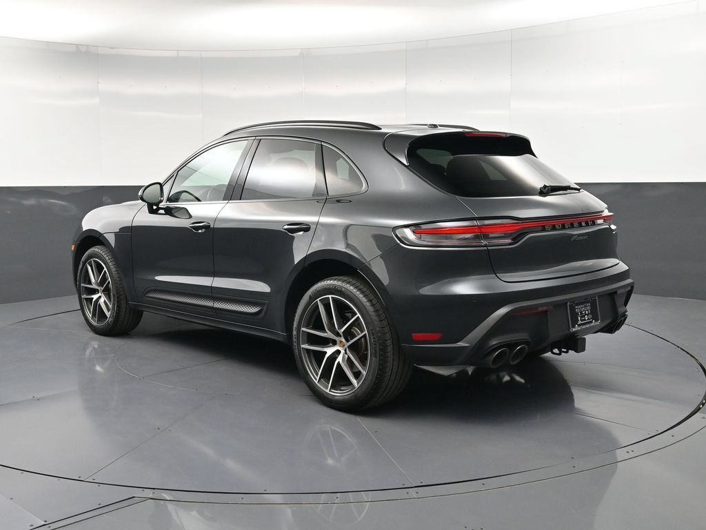 Certified 2026 Porsche Macan AWD/4WD image 3