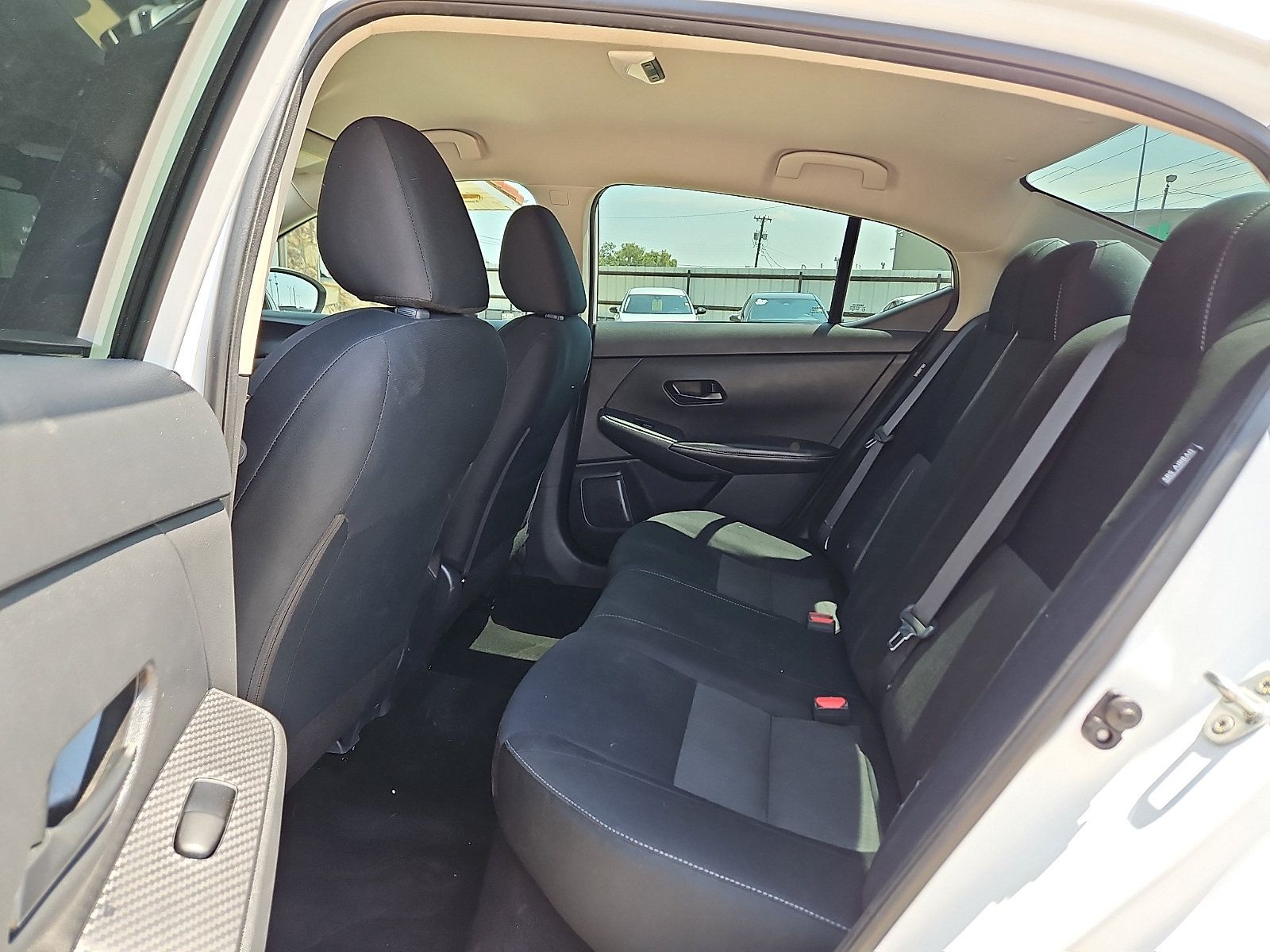 Used 2025 Nissan Sentra SV FWD image 8