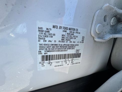 Used 2021 Ford Explorer XLT w/ Equipment Group 202A AWD/4WD image 33