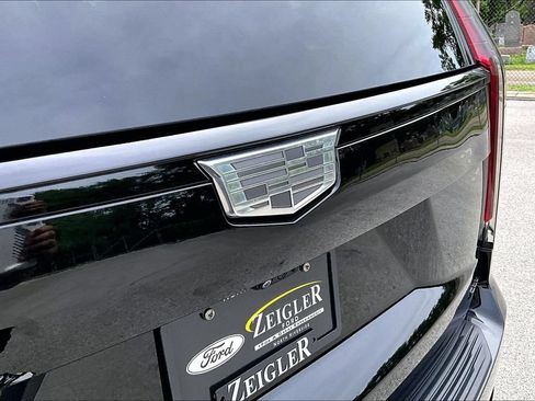 Used 2023 Cadillac Escalade Sport Platinum w/ LPO, ONYX Package AWD/4WD image 32