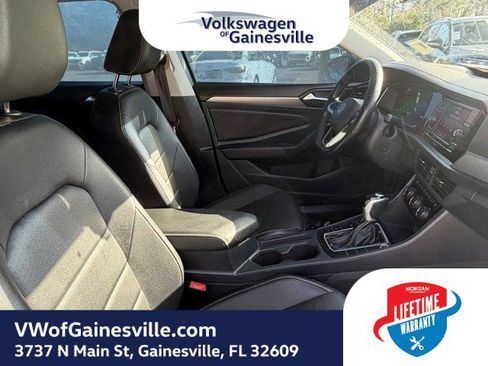 Certified 2024 Volkswagen Jetta SE image 9