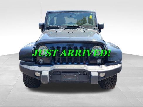 Used 2016 Jeep Wrangler Unlimited Sahara AWD/4WD image 2