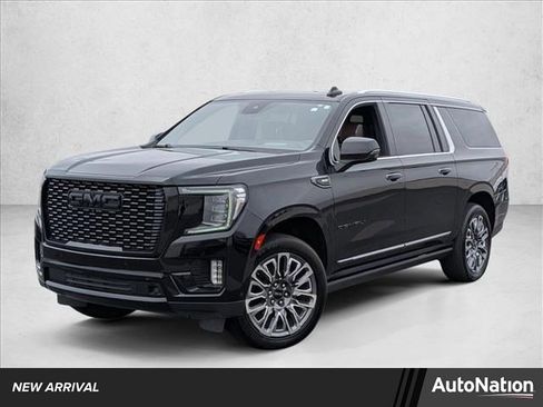 Used 2023 GMC Yukon XL Denali Ultimate AWD/4WD image 1