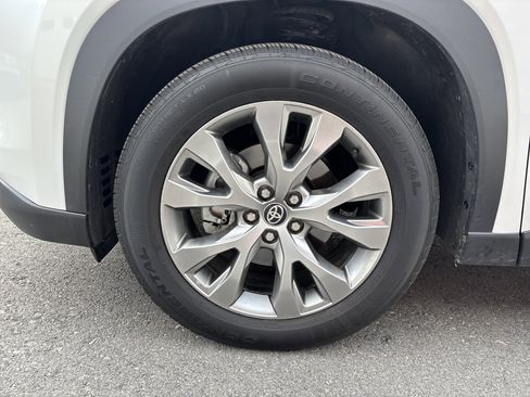 Certified 2024 Toyota Grand Highlander Limited image 11