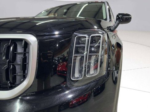 Used 2025 Kia Telluride EX w/ EX Captain's Chair Package image 10