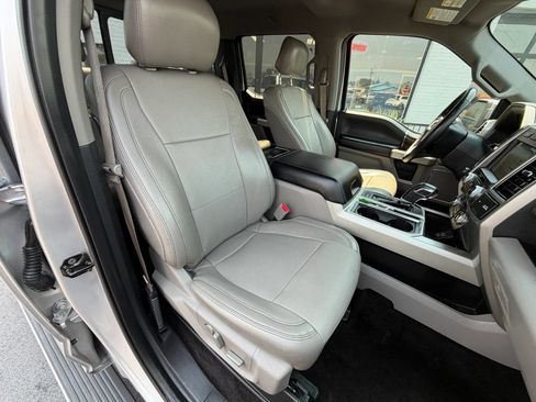 Used 2017 Ford F150 Lariat w/ Equipment Group 502A Luxury AWD/4WD image 13