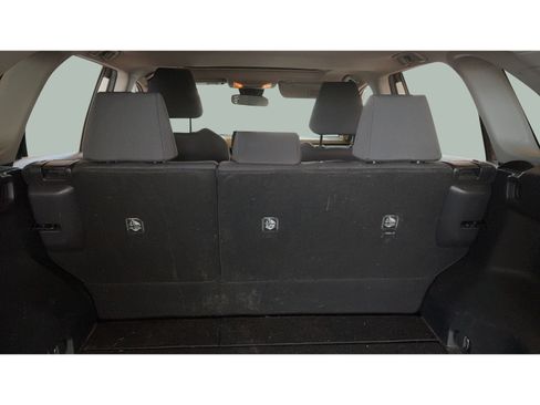 Used 2019 Toyota RAV4 XLE w/ Convenience Package FWD image 28
