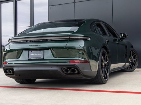 Used 2025 Porsche Panamera image 11