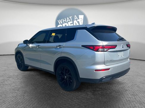 Used 2022 Mitsubishi Outlander SE FWD image 6