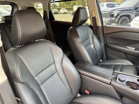 Used 2023 Nissan Rogue SL w/ SL Premium Package image 17