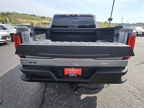 Certified 2025 GMC Sierra 1500 AT4X image 9