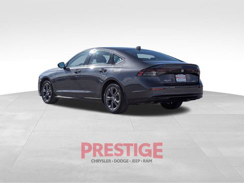 Used 2023 Honda Accord EX image 9
