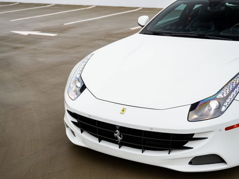 Used 2014 Ferrari FF image 7