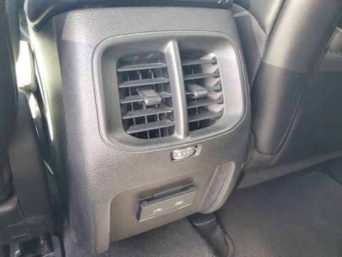 Certified 2019 Jeep Cherokee Latitude Plus image 16