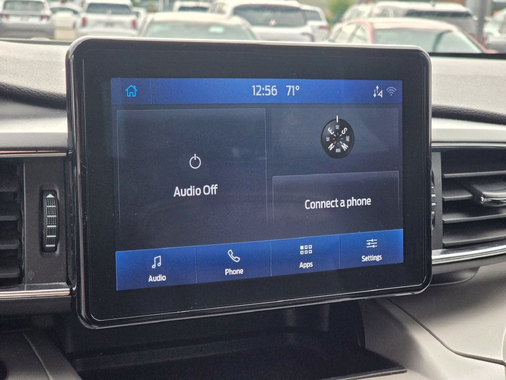 Used 2024 Ford Explorer XLT w/ Equipment Group 202A AWD/4WD image 21