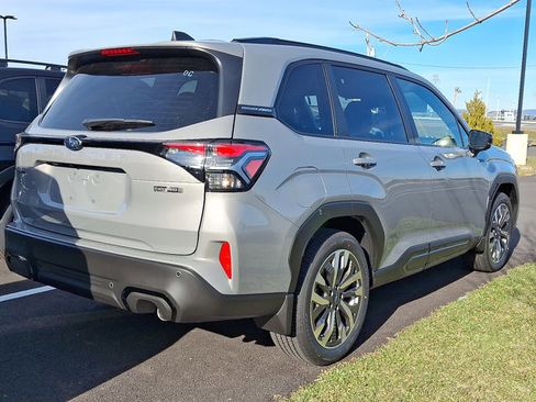 New 2025 Subaru Forester Touring image 4